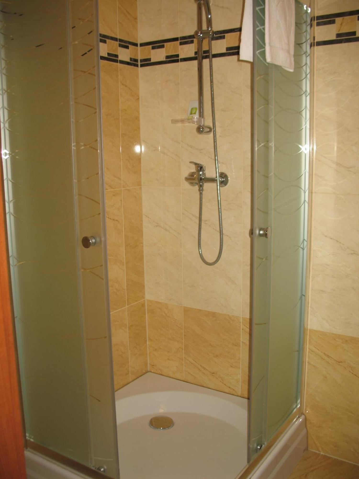 Zacisze Hotel Ulan Ruang foto