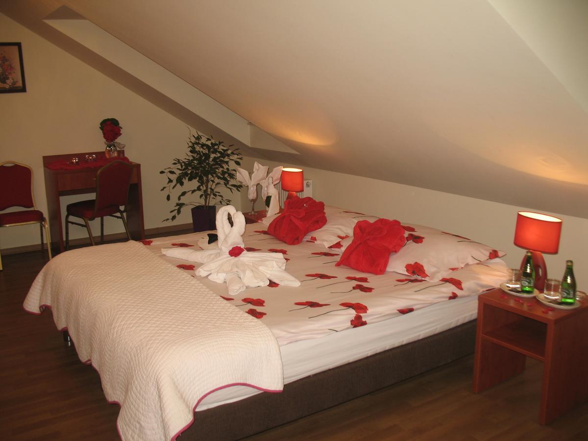 Zacisze Hotel Ulan Ruang foto