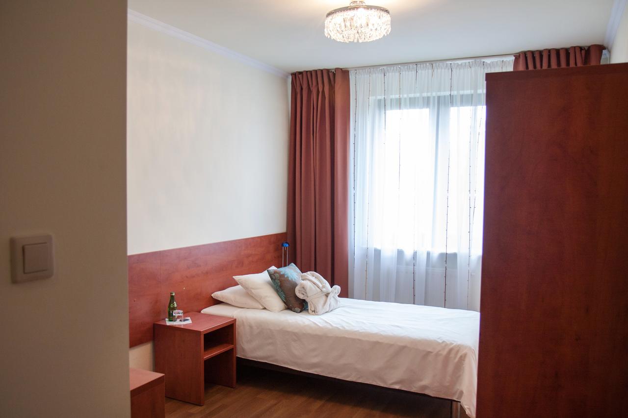 Zacisze Hotel Ulan Bagian luar foto