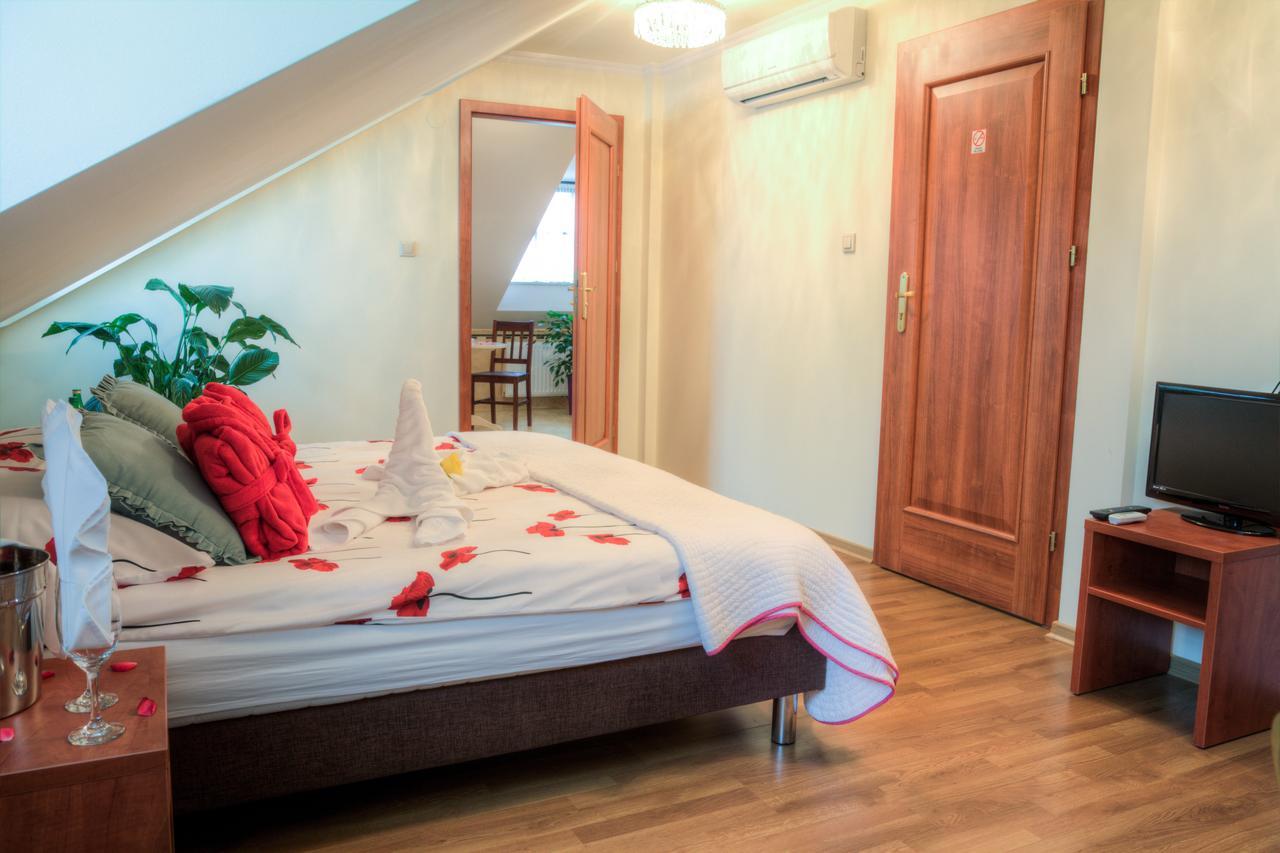Zacisze Hotel Ulan Ruang foto