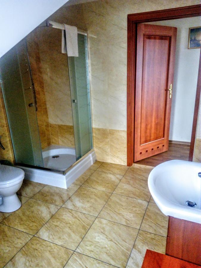 Zacisze Hotel Ulan Bagian luar foto