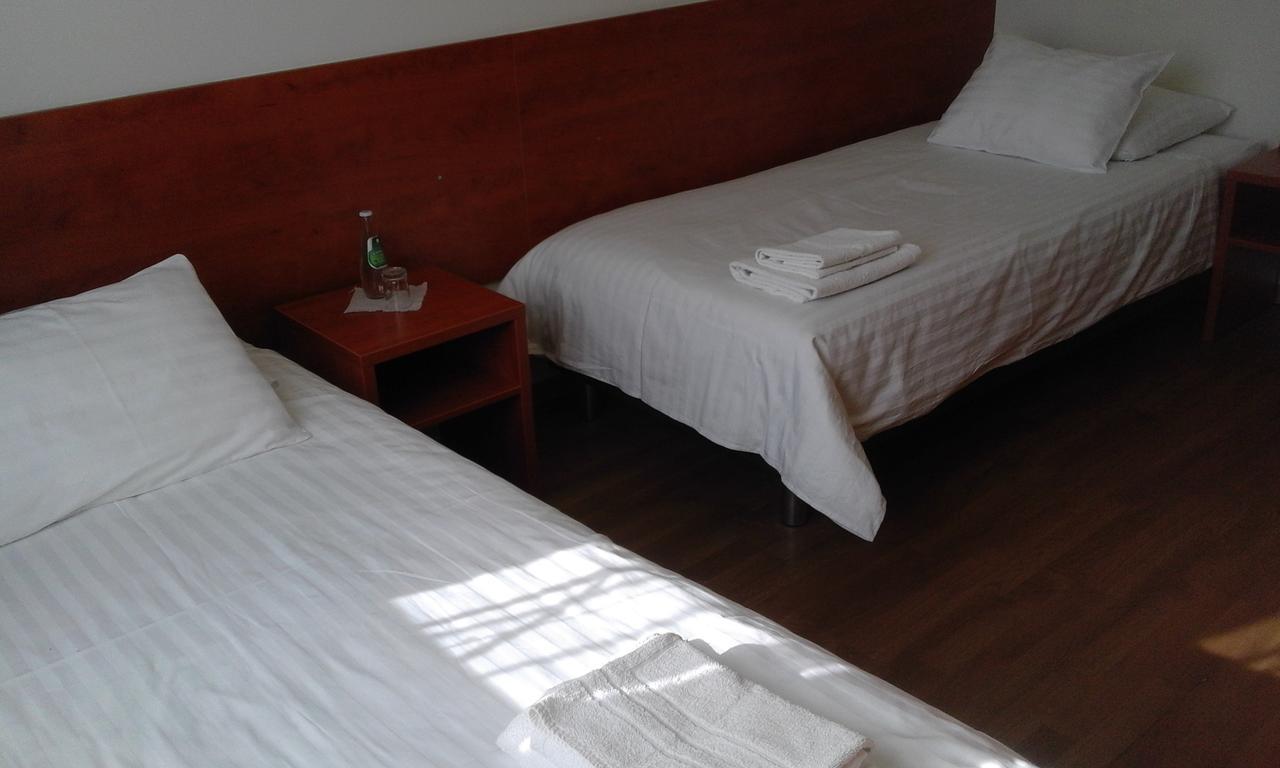 Zacisze Hotel Ulan Bagian luar foto