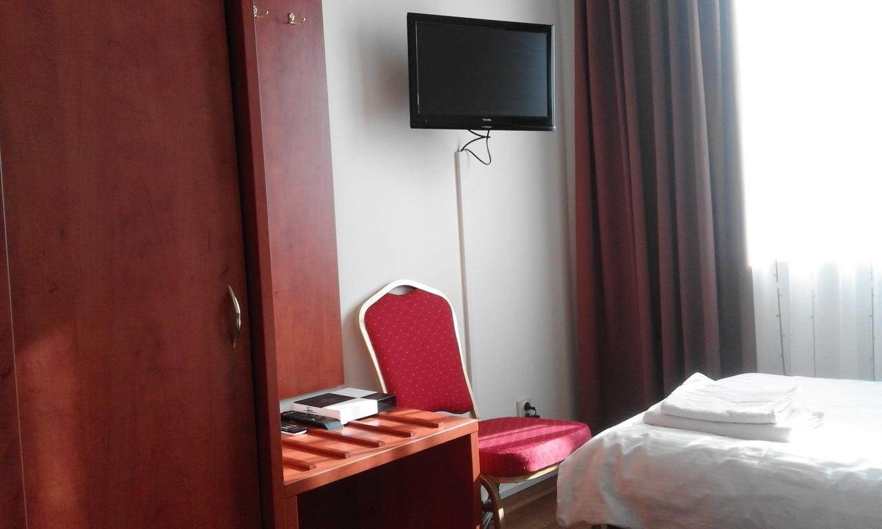 Zacisze Hotel Ulan Bagian luar foto