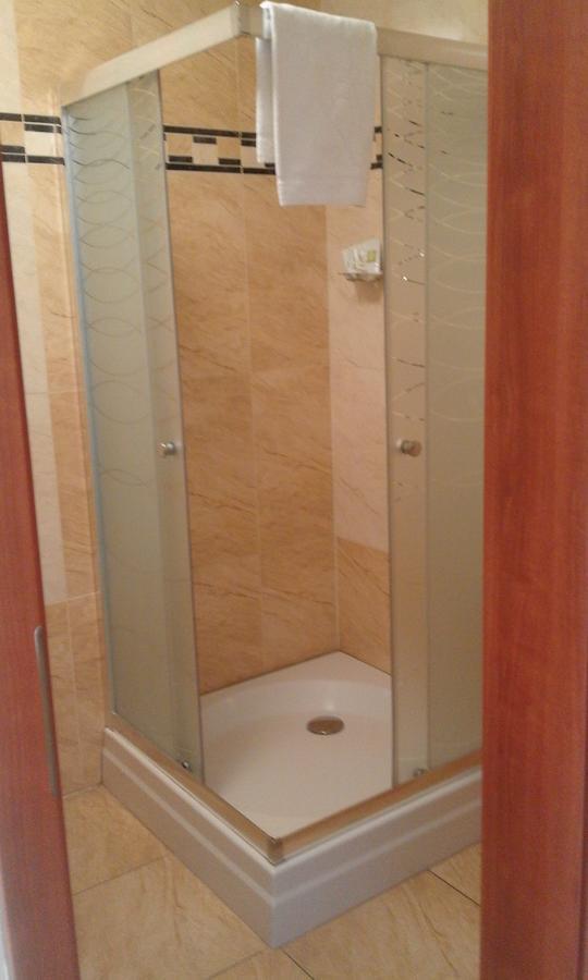 Zacisze Hotel Ulan Bagian luar foto